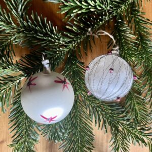 Zwei Kugeln ca. 1930 Weihnachtsschmuck pink